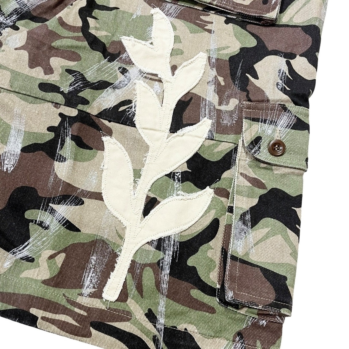 CHILLIN' -Camo Cargo Shorts-