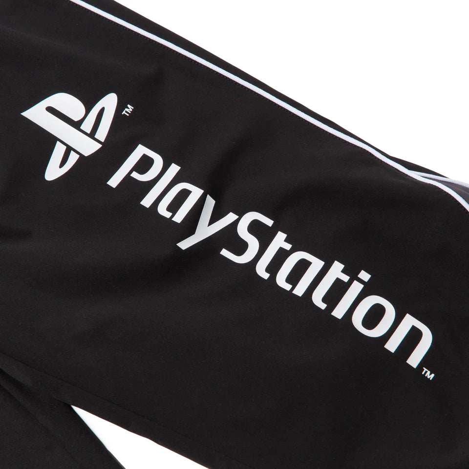 オーバーサイズド パイピング トラックパンツ PlayStation プレイステーション ブラック | パフォーマンスアパレル【14693218】