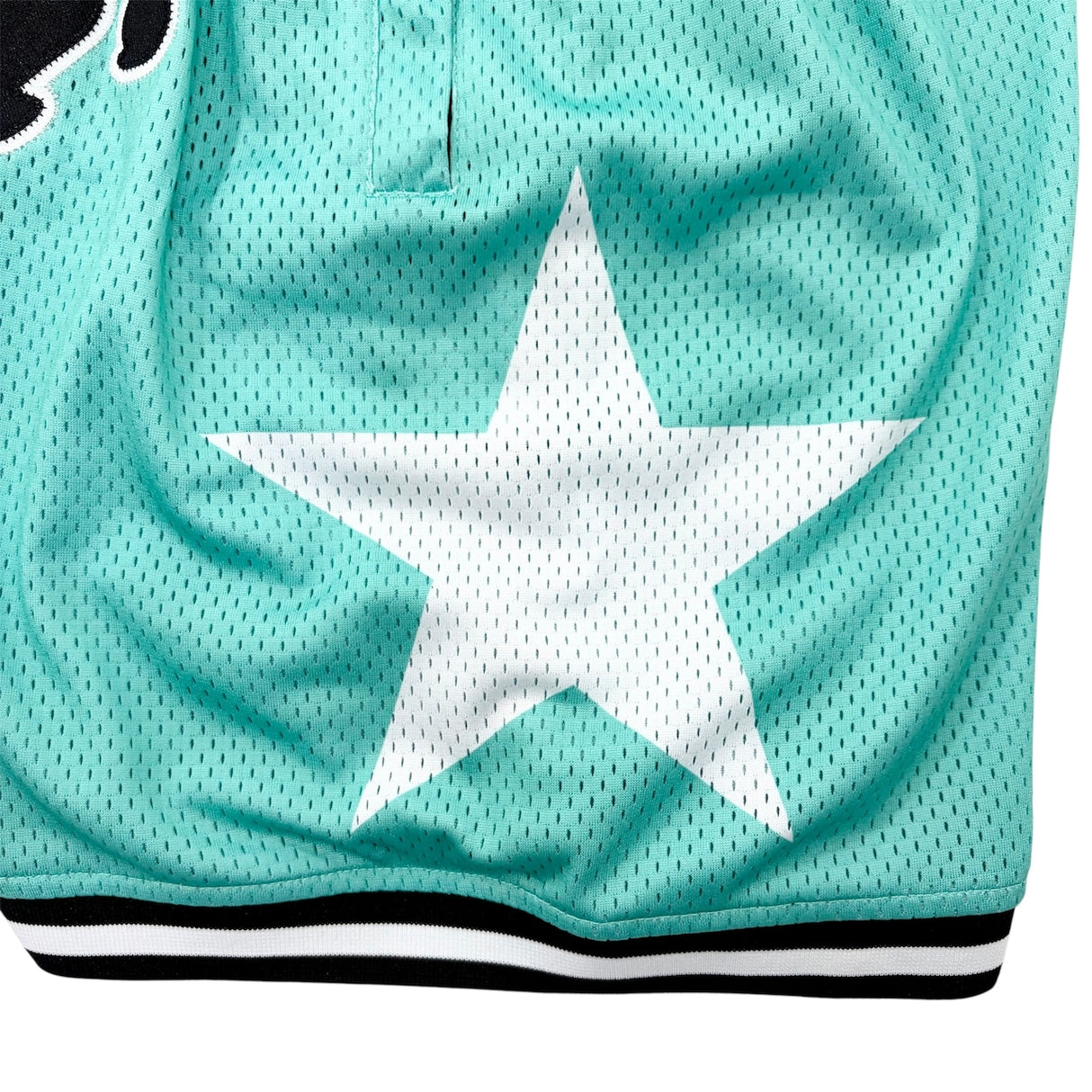 CHILLIN' BASKETBALL SHORTS
