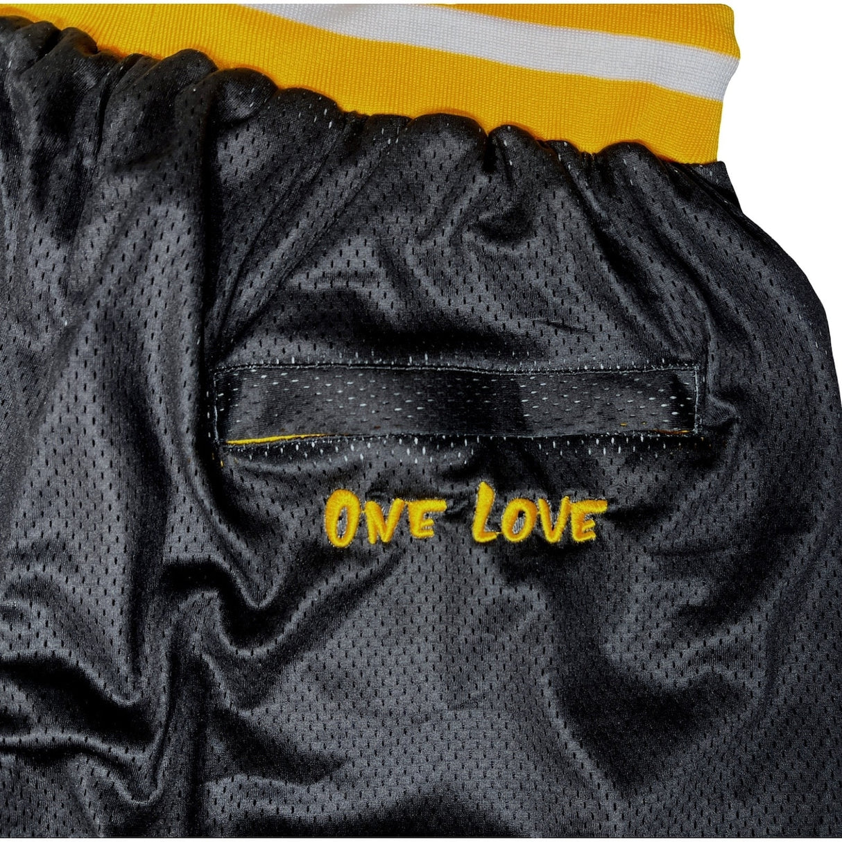CHILLIN' BASKETBALL SHORTS
