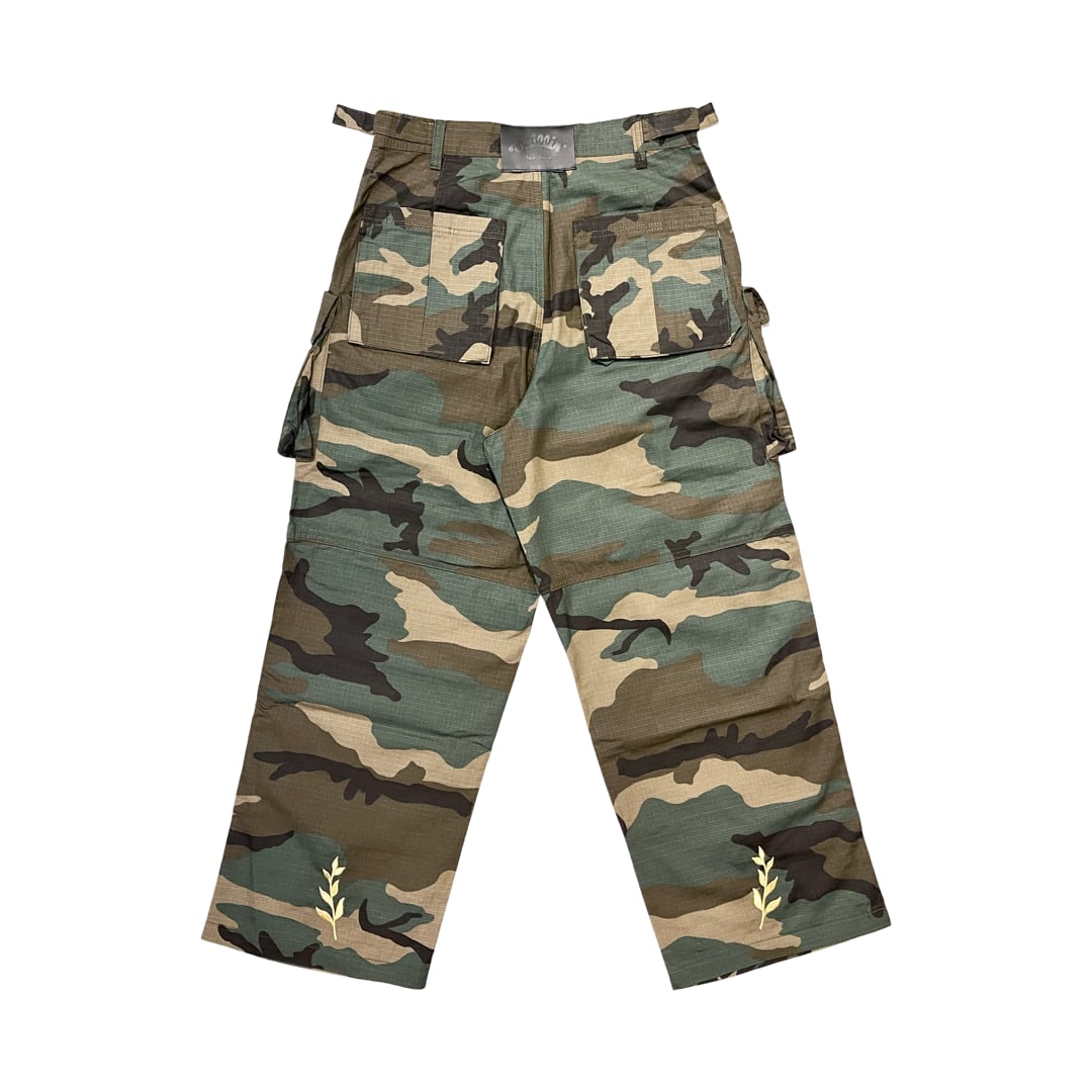 CHILLIN' -Camo Cargo Pants-
