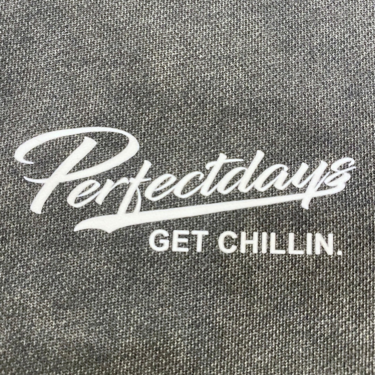 CHILLIN' -Cropped hoodie-