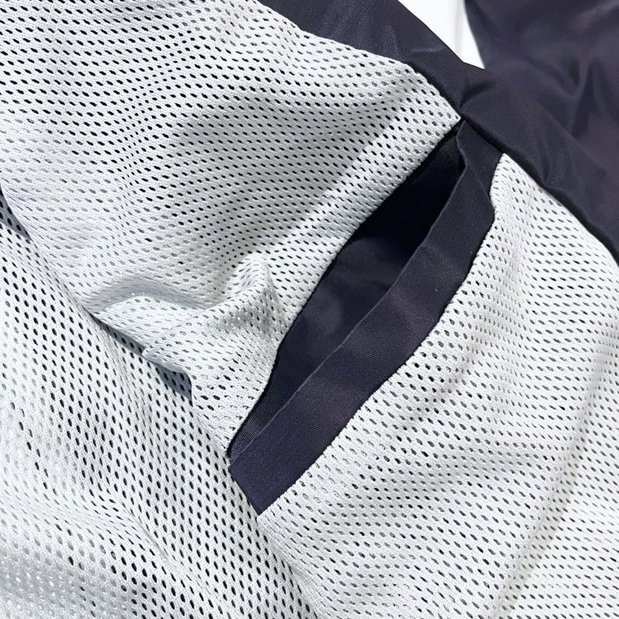 CHILLIN' -NYLON SET UP-