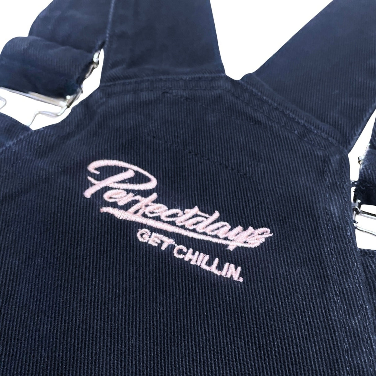 CHILLIN' -OVERALLS-