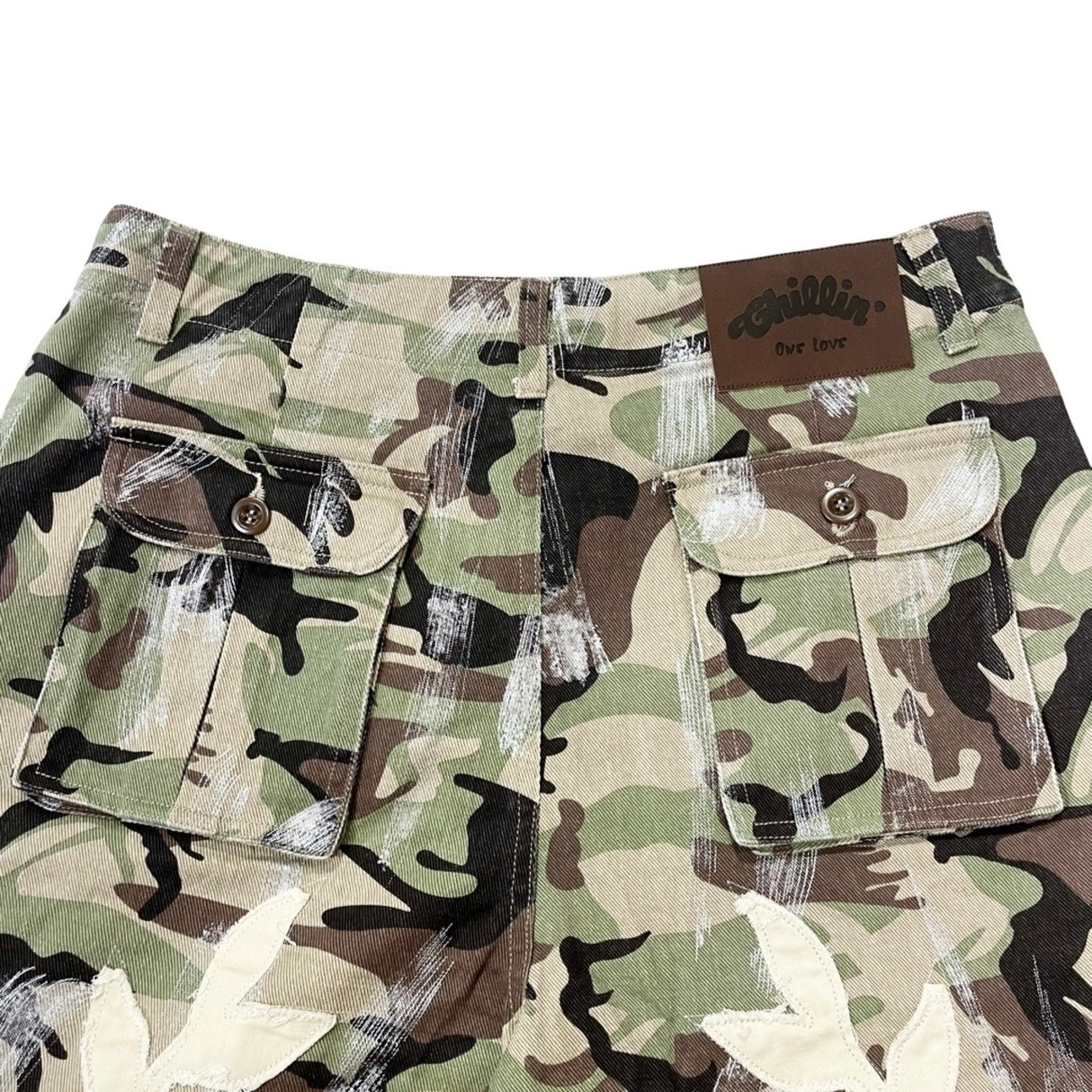 CHILLIN' -Camo Cargo Shorts-