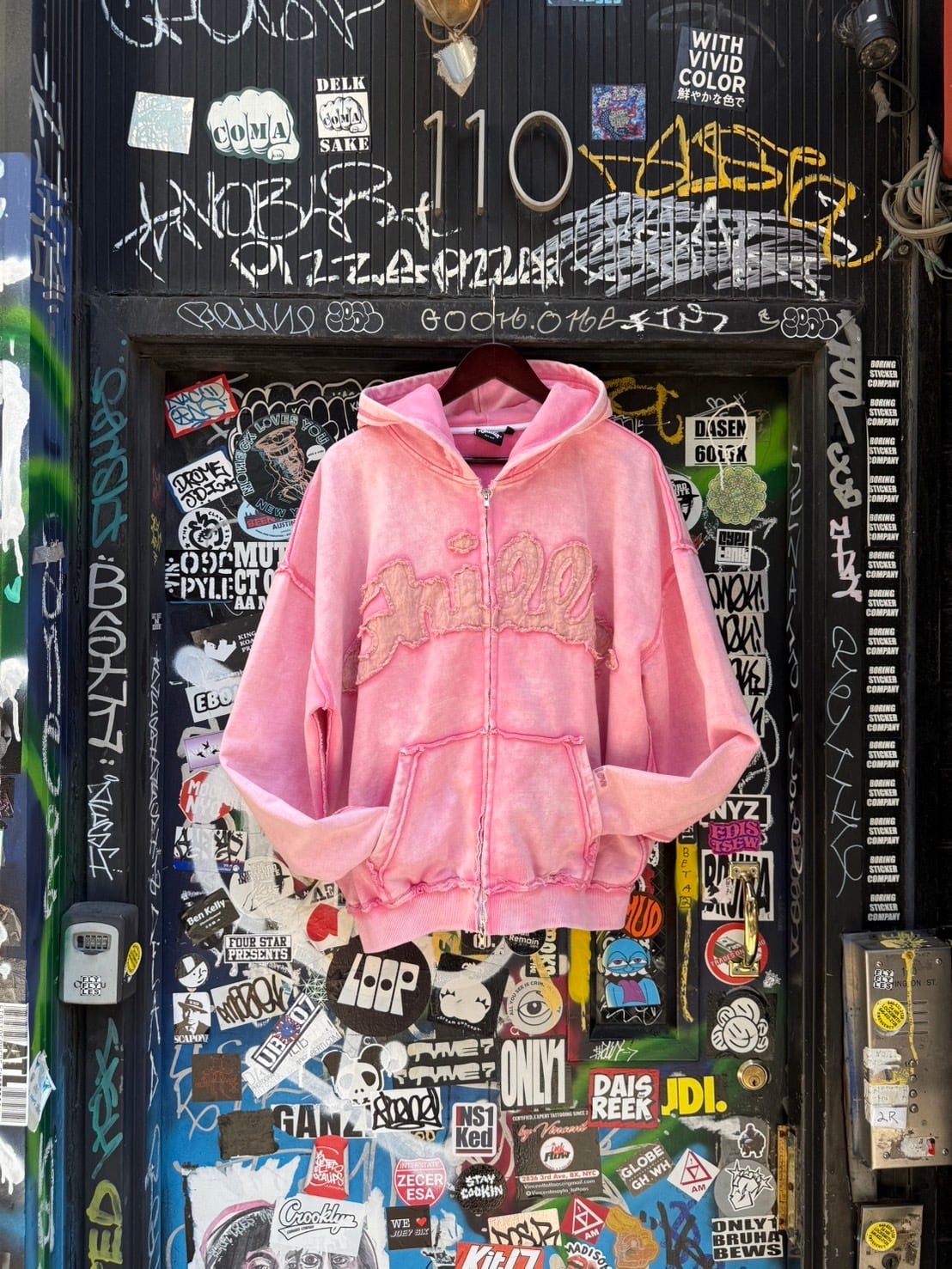 CHILLIN' -NY BUTTERFLY PIGMENT ZIP HOODIE-