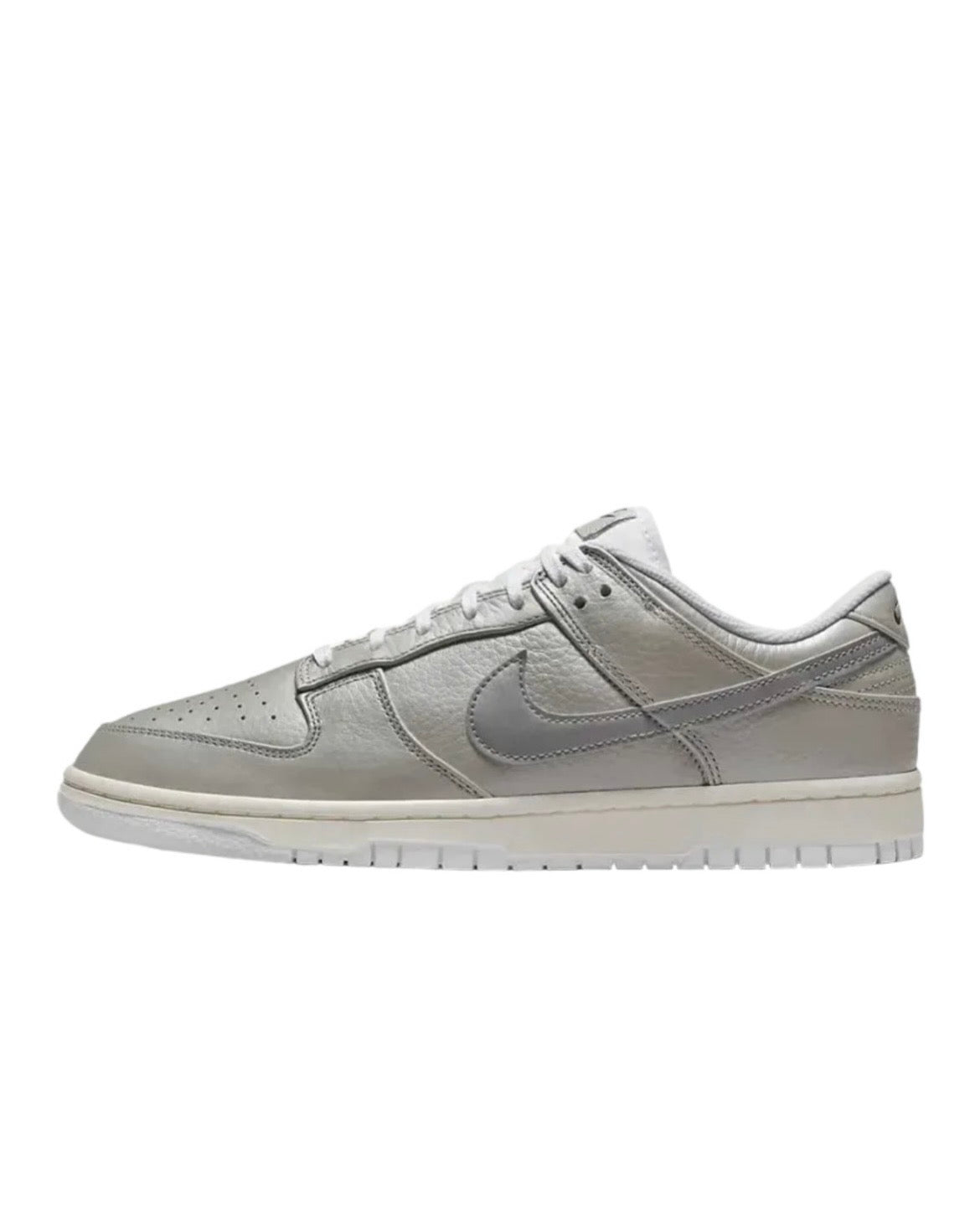 Nike Dunk Low SE "Metallic Silver"/DX3197-095