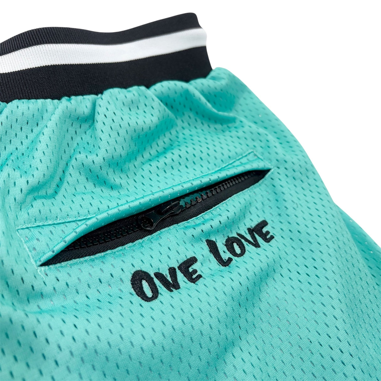 CHILLIN' BASKETBALL SHORTS