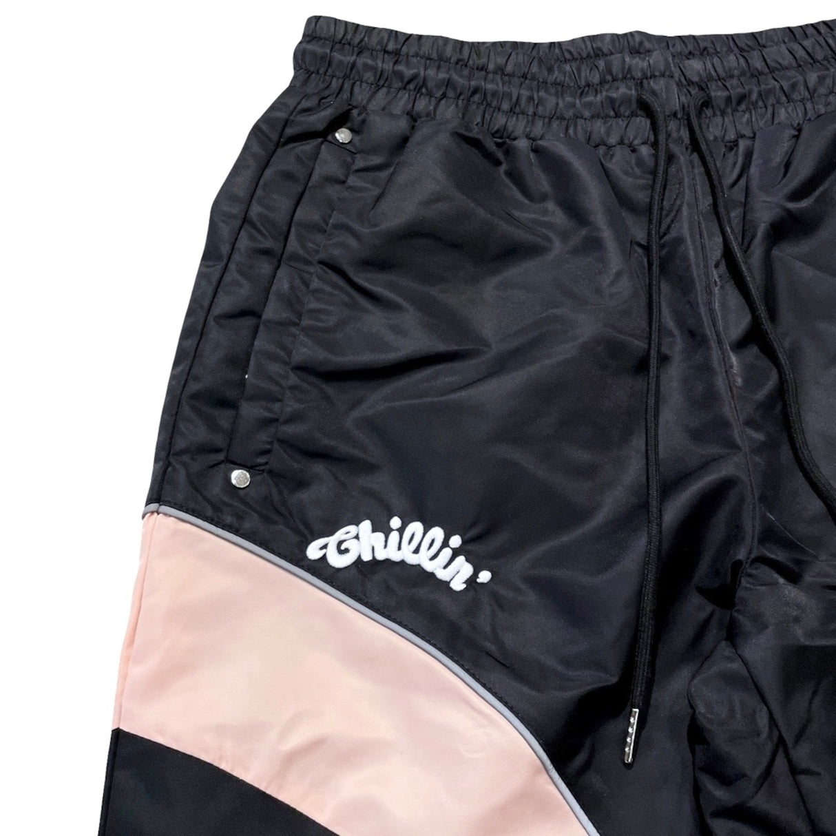 CHILLIN' -NYLON SET UP-