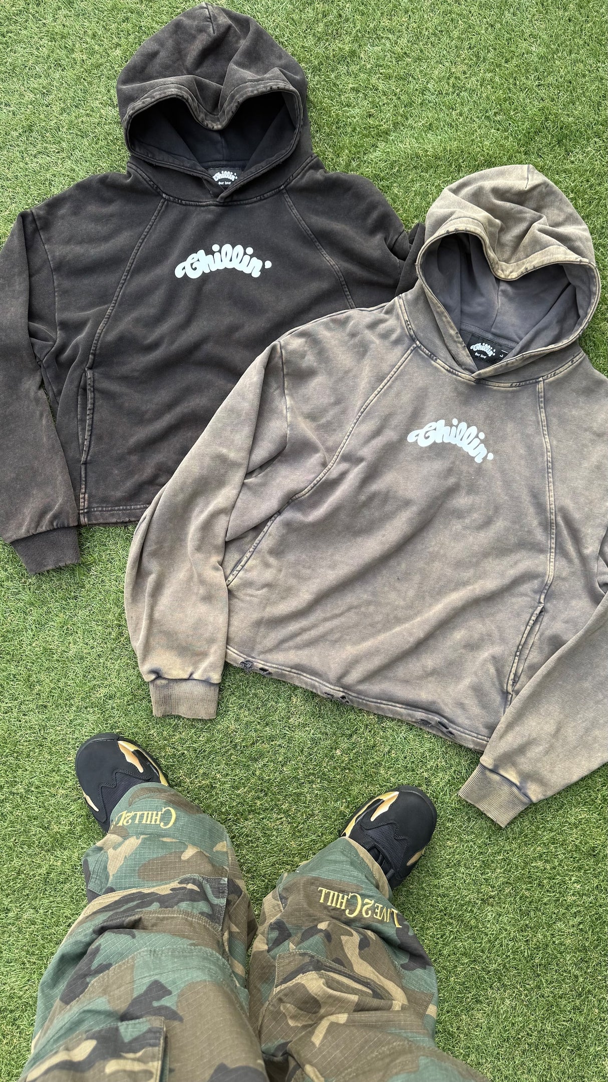 CHILLIN' -Cropped hoodie-