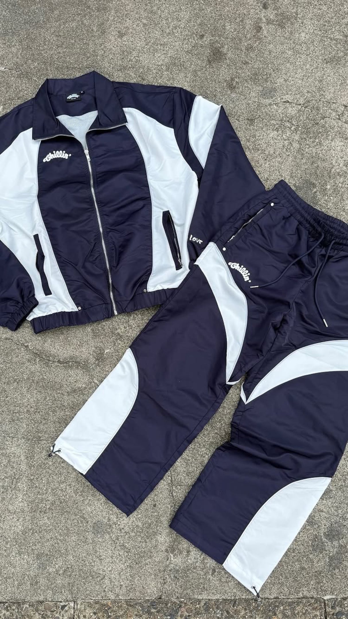 CHILLIN' -NYLON SET UP-