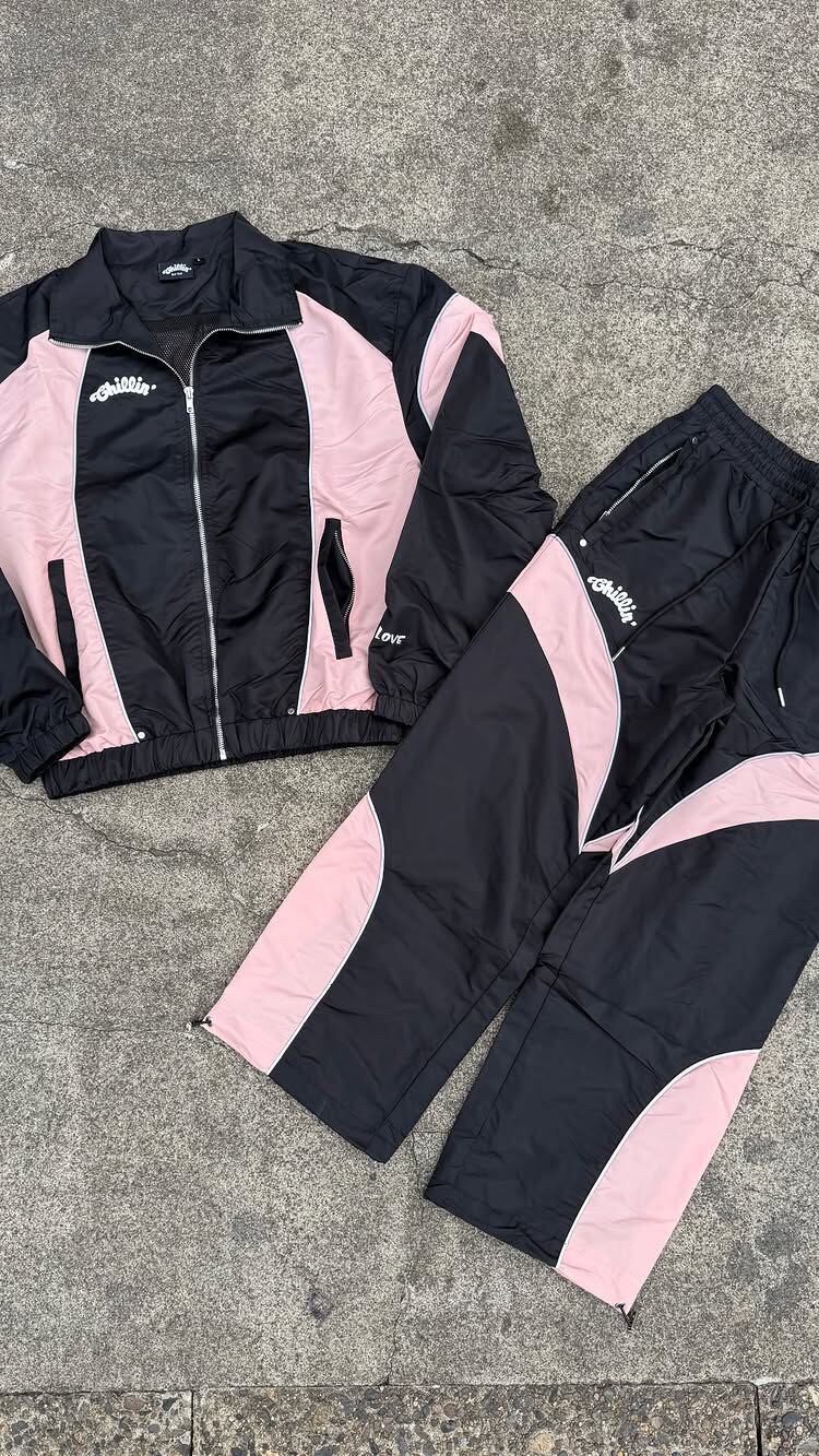 CHILLIN' -NYLON SET UP-