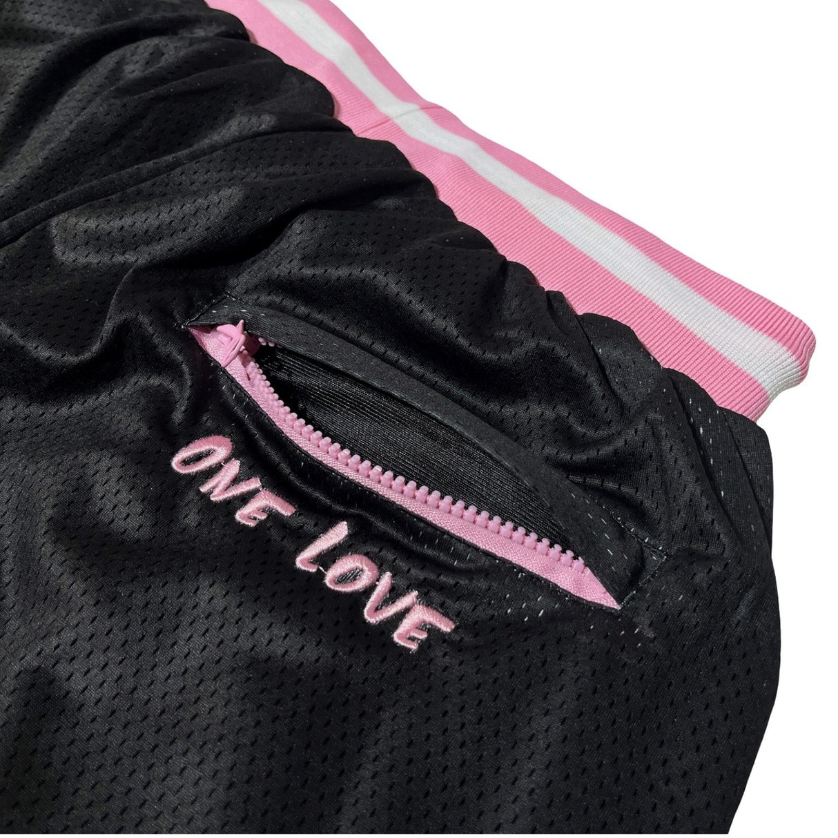 CHILLIN'  BASKETBALL SHORTS