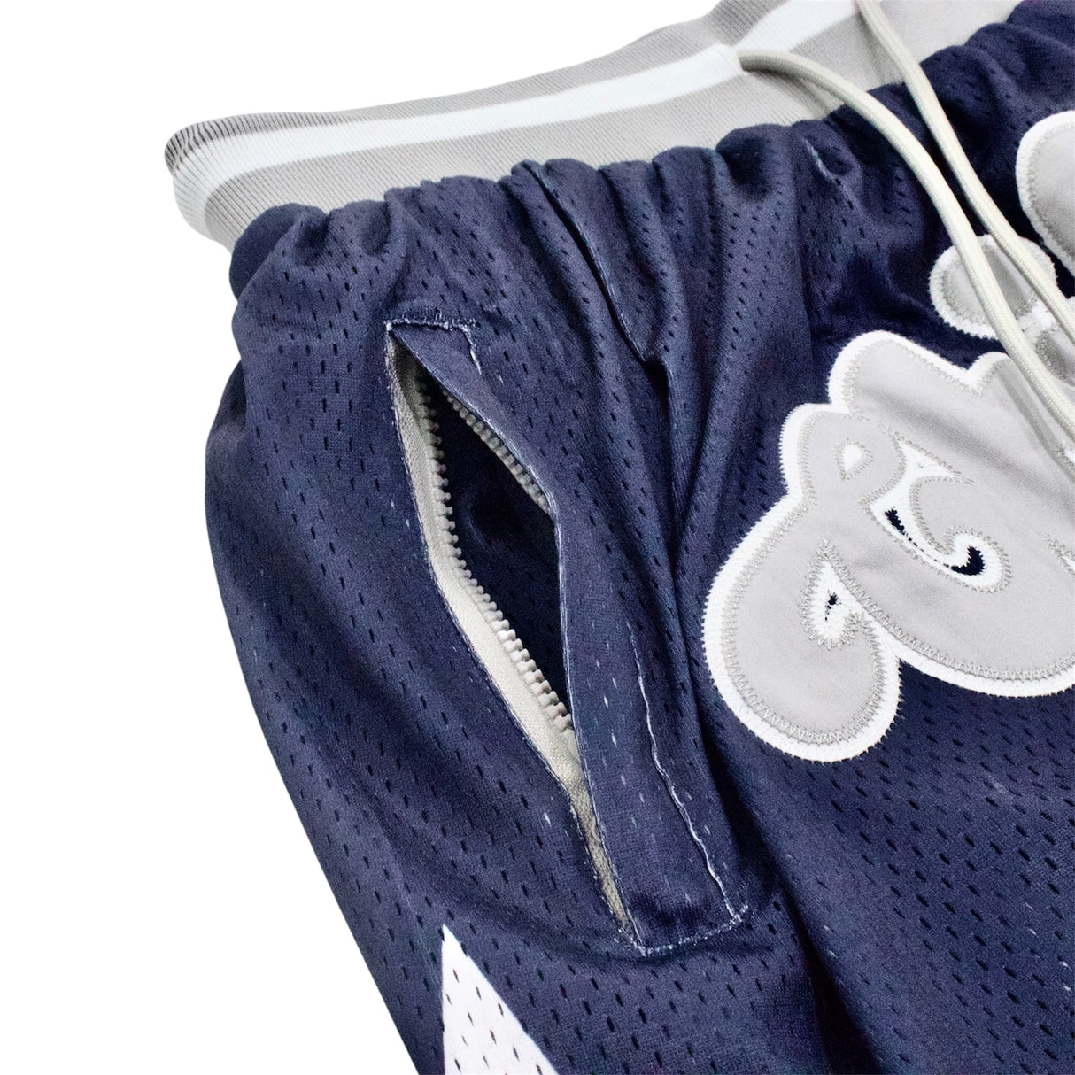 CHILLIN'  BASKETBALL SHORTS