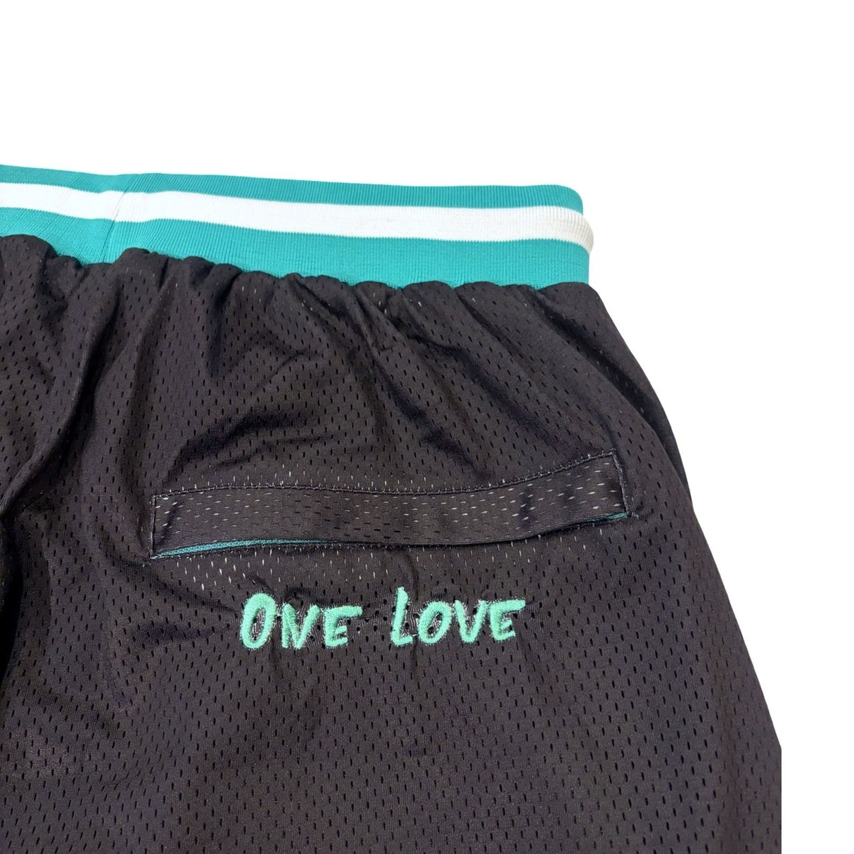 CHILLIN'  BASKETBALL SHORTS