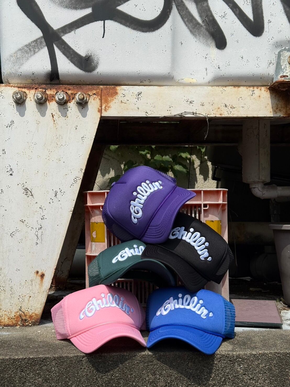 CHILLIN' -LOGO 5PANEL MESH CAP-