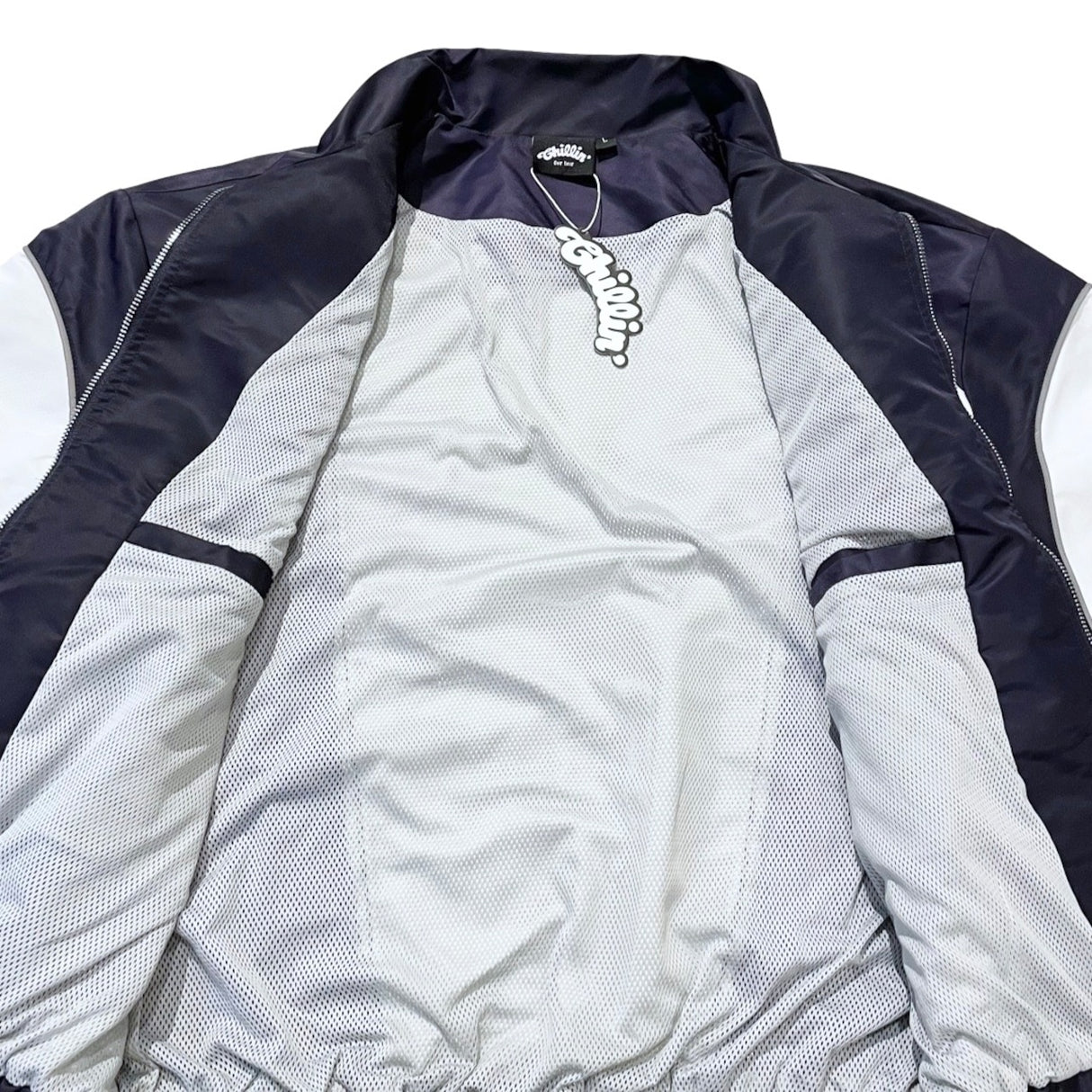 CHILLIN' -NYLON SET UP-