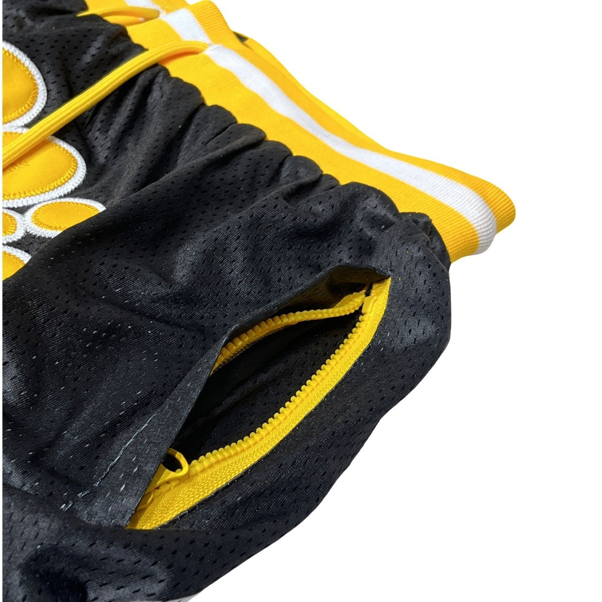 CHILLIN'  BASKETBALL SHORTS