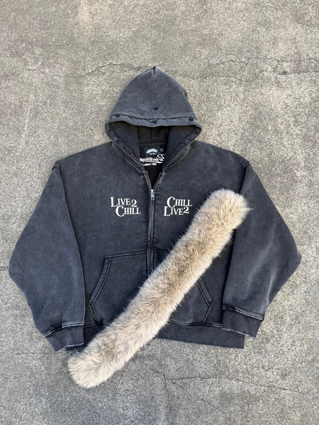 CHILLIN' -Removable Fur Zip Hoodie-