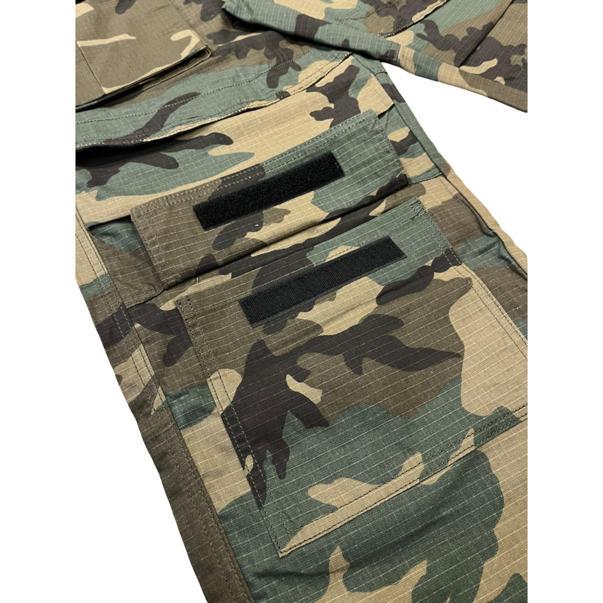CHILLIN' -Camo Cargo Pants-
